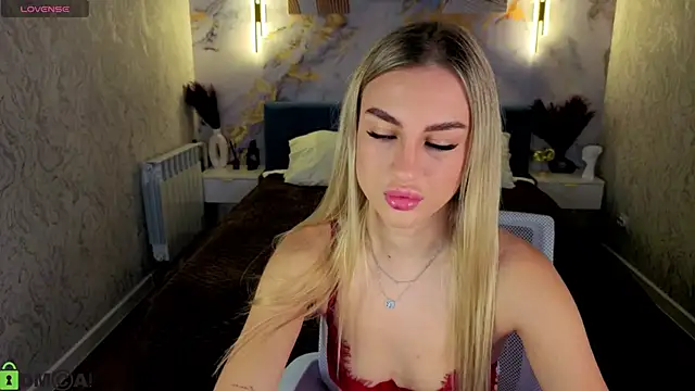 Snapshot of Silen_Tori chatting on 06/11/26, 12:43 Silen Tori online show from 06/11/26, 12:43