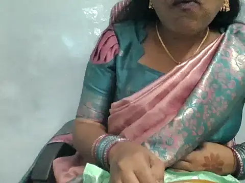 Snapshot of Rathi-priyaa chatting on 04/26/26, 03:37 Rathi-priyaa online show from 04/26/26, 03:37