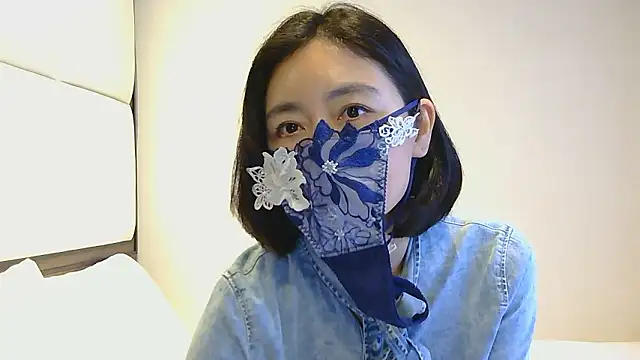 Snapshot of Mochi-Momo chatting on 05/01/26, 04:50 Mochi-Momo online show from 05/01/26, 04:50