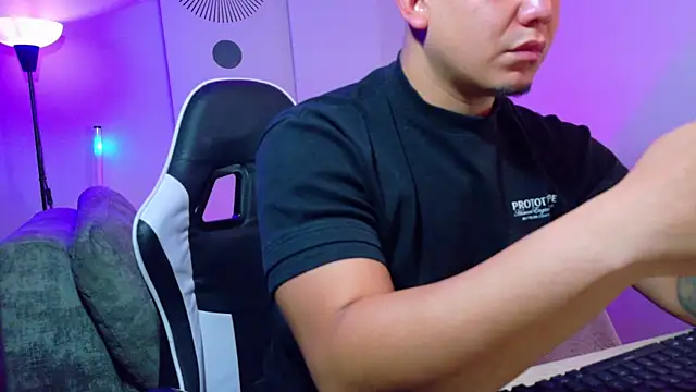  robertobaggioo online show from 07/18/26, 06:39