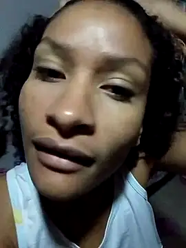Snapshot of mailyn_gold chatting on 03/23/26, 04:16 mailyn gold online show from 03/23/26, 04:16