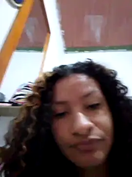 Snapshot of mailyn_gold chatting on 04/20/26, 01:30 mailyn gold online show from 04/20/26, 01:30