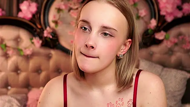 Snapshot of KirstinMcgeady chatting on 03/11/26, 11:38 KirstinMcgeady online show from 03/11/26, 11:38