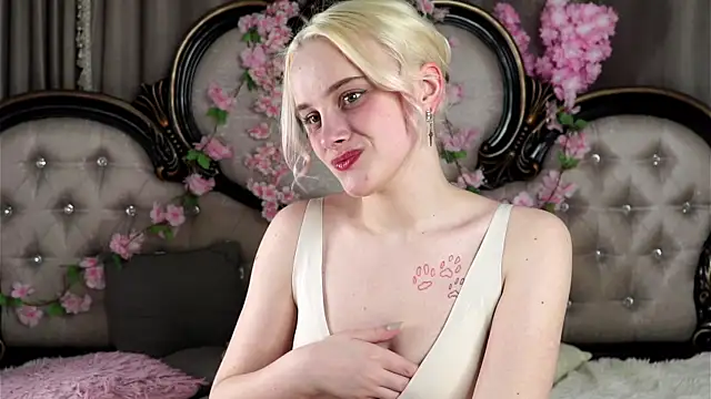 Snapshot of KirstinMcgeady chatting on 03/28/26, 11:21 KirstinMcgeady online show from 03/28/26, 11:21