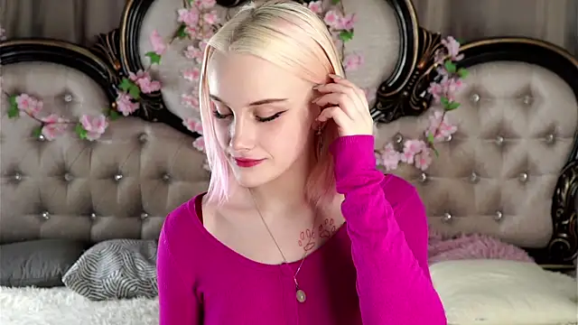 Snapshot of KirstinMcgeady chatting on 04/04/26, 11:08 KirstinMcgeady online show from 04/04/26, 11:08
