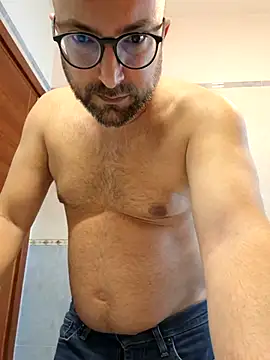 Snapshot of cetriolino chatting on 05/16/26, 09:17 cetriolino online show from 05/16/26, 09:17