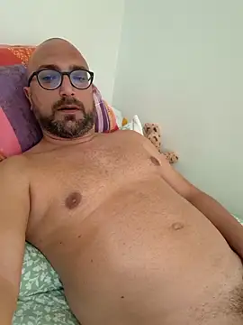 Snapshot of cetriolino chatting on 06/05/26, 03:18 cetriolino online show from 06/05/26, 03:18
