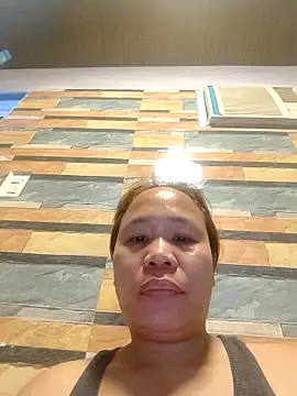 Snapshot of squirtshantal chatting on 10/04/25, 04:54 squirtshantal online show from 10/04/25, 04:54