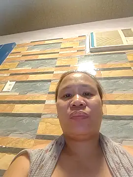 Snapshot of squirtshantal chatting on 10/13/25, 03:01 squirtshantal online show from 10/13/25, 03:01