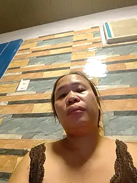 Snapshot of squirtshantal chatting on 11/04/25, 11:31 squirtshantal online show from 11/04/25, 11:31