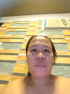 Snapshot of squirtshantal chatting on 11/26/25, 10:49 squirtshantal online show from 11/26/25, 10:49