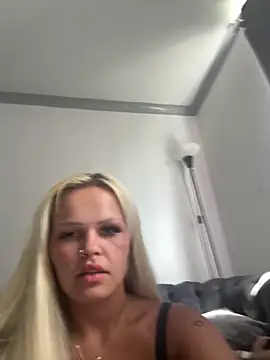 BlondeMilfXo online show from 06/05/26, 12:33