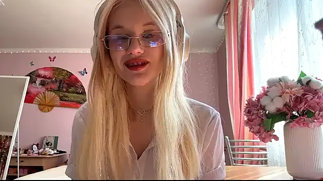 Snapshot of MelissaZaria chatting on 04/28/26, 06:51 MelissaZaria online show from 04/28/26, 06:51