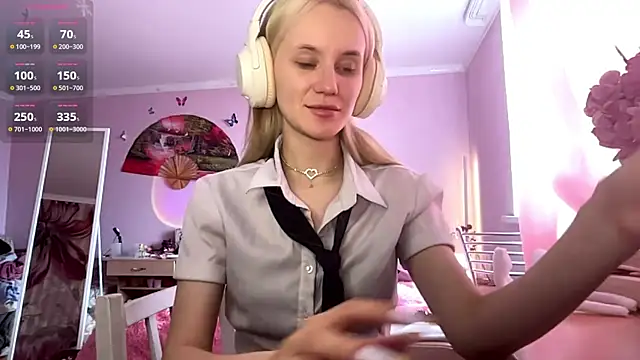 Snapshot of MelissaZaria chatting on 05/17/26, 07:39 MelissaZaria online show from 05/17/26, 07:39