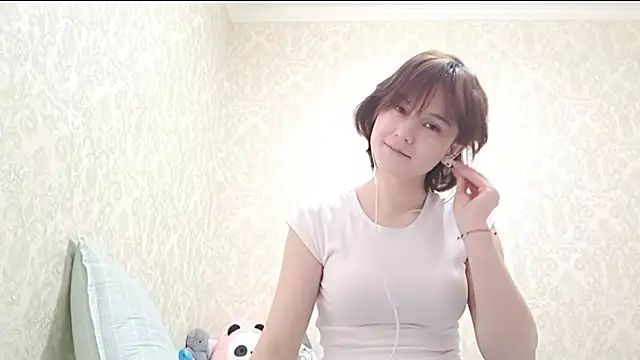 Snapshot of TrueViva chatting on 02/15/26, 10:25 TrueViva online show from 02/15/26, 10:25