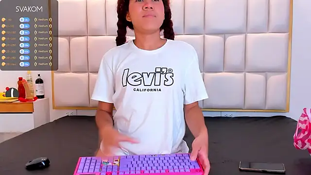 Violetta-foxx online show from 06/07/26, 07:28