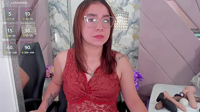Snapshot of antonella_moon7 chatting on 04/06/26, 04:10 antonella moon7 online show from 04/06/26, 04:10