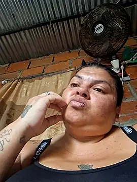 Snapshot of Juli_Powl chatting on 05/29/26, 02:15 Juli Powl online show from 05/29/26, 02:15