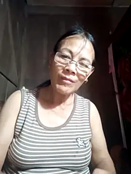Snapshot of toyo_668 chatting on 06/11/26, 04:43 toyo 668 online show from 06/11/26, 04:43