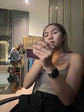 Alittleasaingirl online show from 05/19/26, 04:52