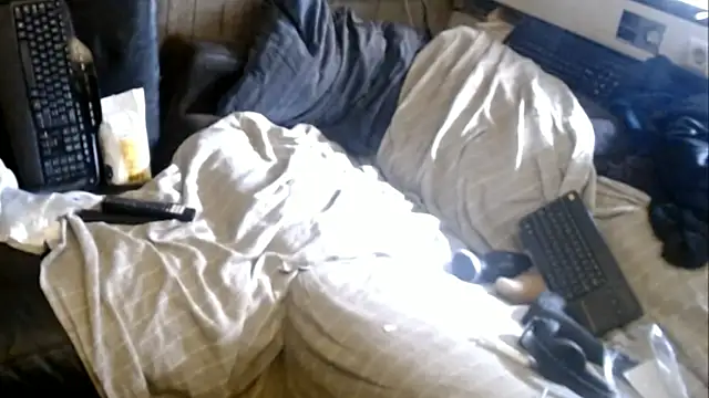Snapshot of BISLETJE1980 chatting on 03/06/26, 12:34 BISLETJE1980 online show from 03/06/26, 12:34