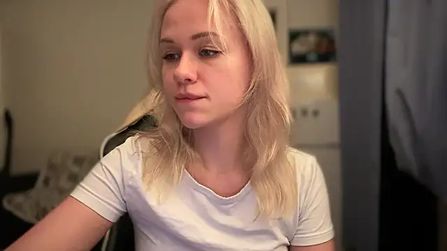 Snapshot of Leylia_Lily chatting on 04/01/26, 07:55 Leylia Lily online show from 04/01/26, 07:55
