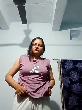 Snapshot of Anushka_Singh0 chatting on 03/05/26, 01:01 Anushka Singh0 online show from 03/05/26, 01:01