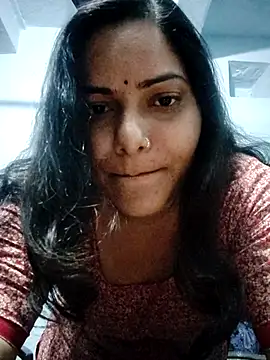 Snapshot of Anushka_Singh0 chatting on 04/07/26, 04:57 Anushka Singh0 online show from 04/07/26, 04:57