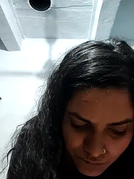 Snapshot of Anushka_Singh0 chatting on 04/13/26, 07:36 Anushka Singh0 online show from 04/13/26, 07:36