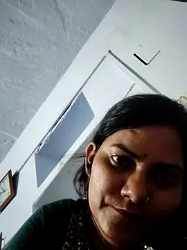 Snapshot of Anushka_Singh0 chatting on 05/01/26, 05:17 Anushka Singh0 online show from 05/01/26, 05:17
