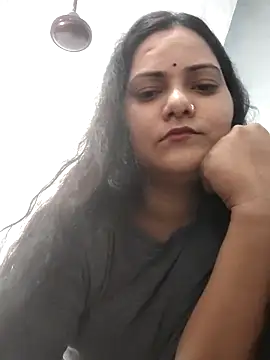 Snapshot of Anushka_Singh0 chatting on 05/02/26, 05:56 Anushka Singh0 online show from 05/02/26, 05:56