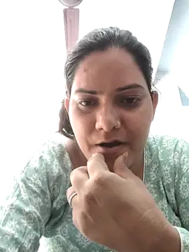 Snapshot of Anushka_Singh0 chatting on 06/06/26, 09:03 Anushka Singh0 online show from 06/06/26, 09:03