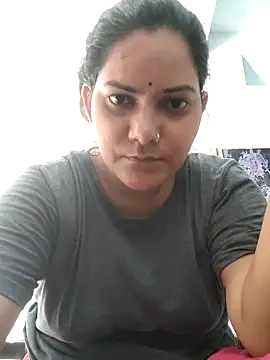 Snapshot of Anushka_Singh0 chatting on 06/13/26, 06:55 Anushka Singh0 online show from 06/13/26, 06:55