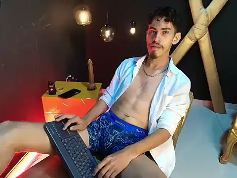 skinny jean  online show from 06/07/26, 03:43