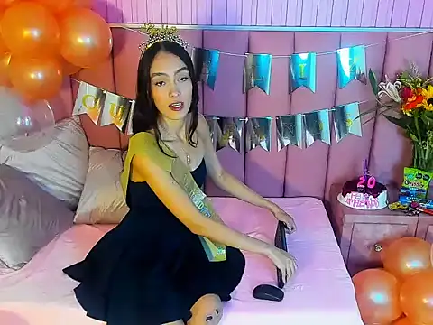 Snapshot of LolaWhite chatting on 03/15/26, 05:24 LolaWhite online show from 03/15/26, 05:24