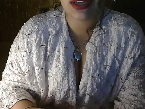 Snapshot of _MehaR_ chatting on 03/08/26, 02:04 MehaR online show from 03/08/26, 02:04