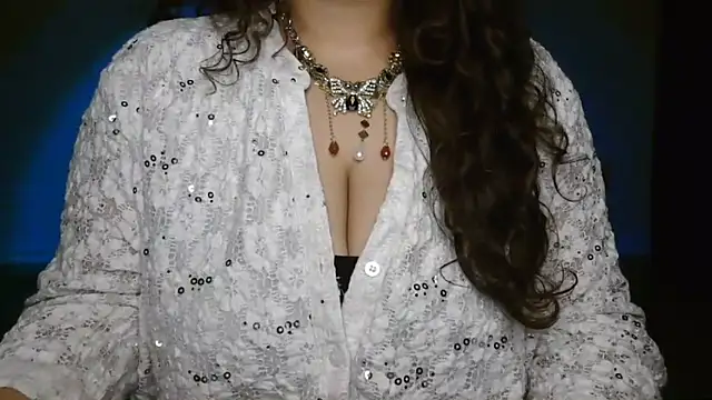 Snapshot of _MehaR_ chatting on 06/11/26, 12:32 MehaR online show from 06/11/26, 12:32