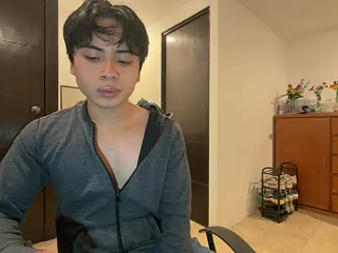 Snapshot of BentoBoxxx chatting on 03/22/26, 03:43 BentoBoxxx online show from 03/22/26, 03:43