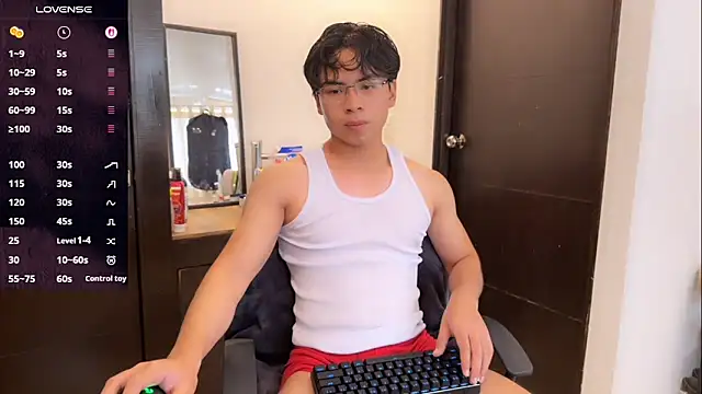 Snapshot of BentoBoxxx chatting on 06/11/26, 07:56 BentoBoxxx online show from 06/11/26, 07:56