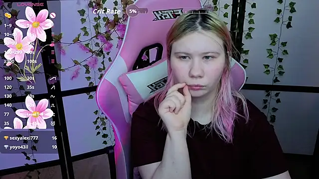 Snapshot of kitsune_little chatting on 05/09/26, 01:33 kitsune little online show from 05/09/26, 01:33