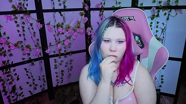 Snapshot of kitsune_little chatting on 06/10/26, 11:03 kitsune little online show from 06/10/26, 11:03