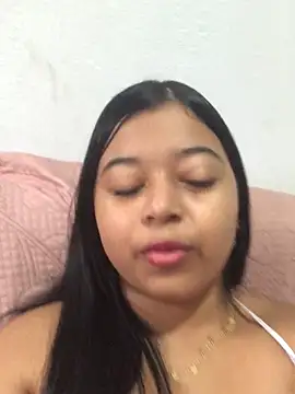 Snapshot of Emmily_hott chatting on 02/25/26, 12:37 Emmily hott online show from 02/25/26, 12:37