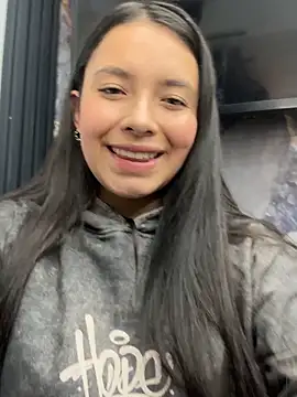 Snapshot of Miss_Bella_Flame chatting on 04/19/26, 06:54 Miss Bella Flame online show from 04/19/26, 06:54