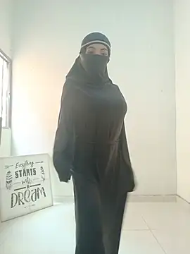 aminaa  online show from 07/10/26, 08:00