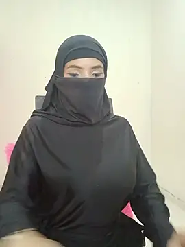 aminaa  online show from 07/30/26, 06:18