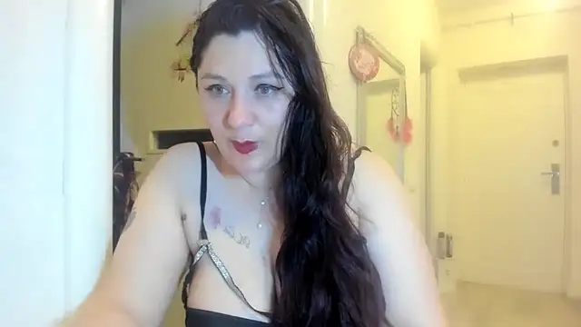 Snapshot of EVELYNA88 chatting on 03/30/26, 08:43 EVELYNA88 online show from 03/30/26, 08:43