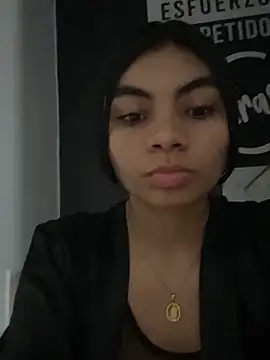 Snapshot of eimmy__skinny chatting on 05/16/26, 12:07 eimmy skinny online show from 05/16/26, 12:07