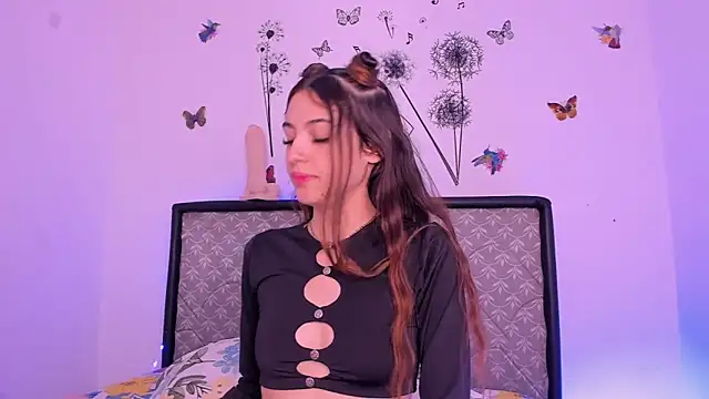 Snapshot of Sophie_vega1 chatting on 04/04/26, 01:30 Sophie vega1 online show from 04/04/26, 01:30