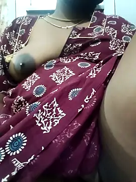 Snapshot of tamilkaviya431 chatting on 03/19/26, 04:38 tamilkaviya431 online show from 03/19/26, 04:38