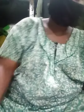 Snapshot of tamilkaviya431 chatting on 04/08/26, 12:10 tamilkaviya431 online show from 04/08/26, 12:10
